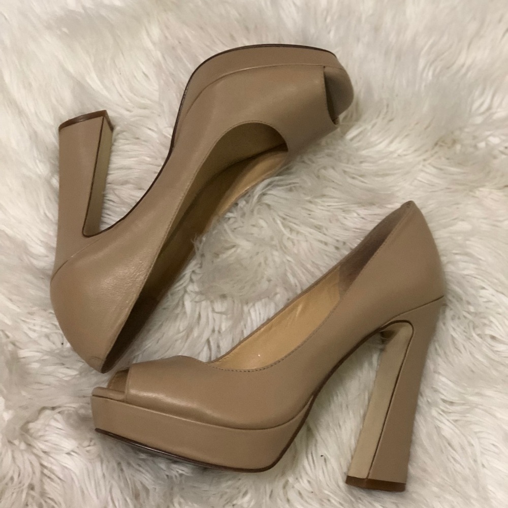 Gianni Bini Nude Heels